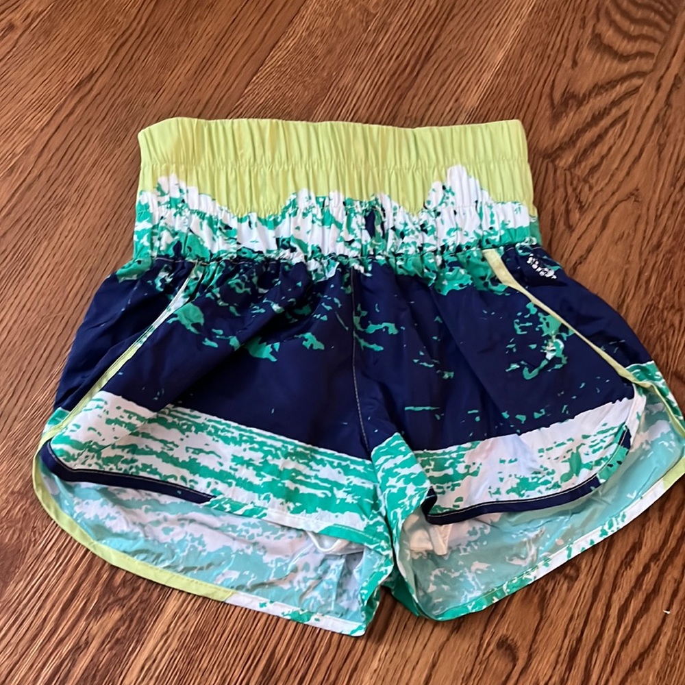 Free People movement shorts XS